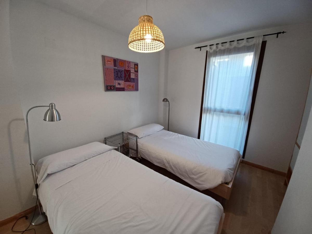 Bonito apartamento en el centro de Biescas Exterior foto