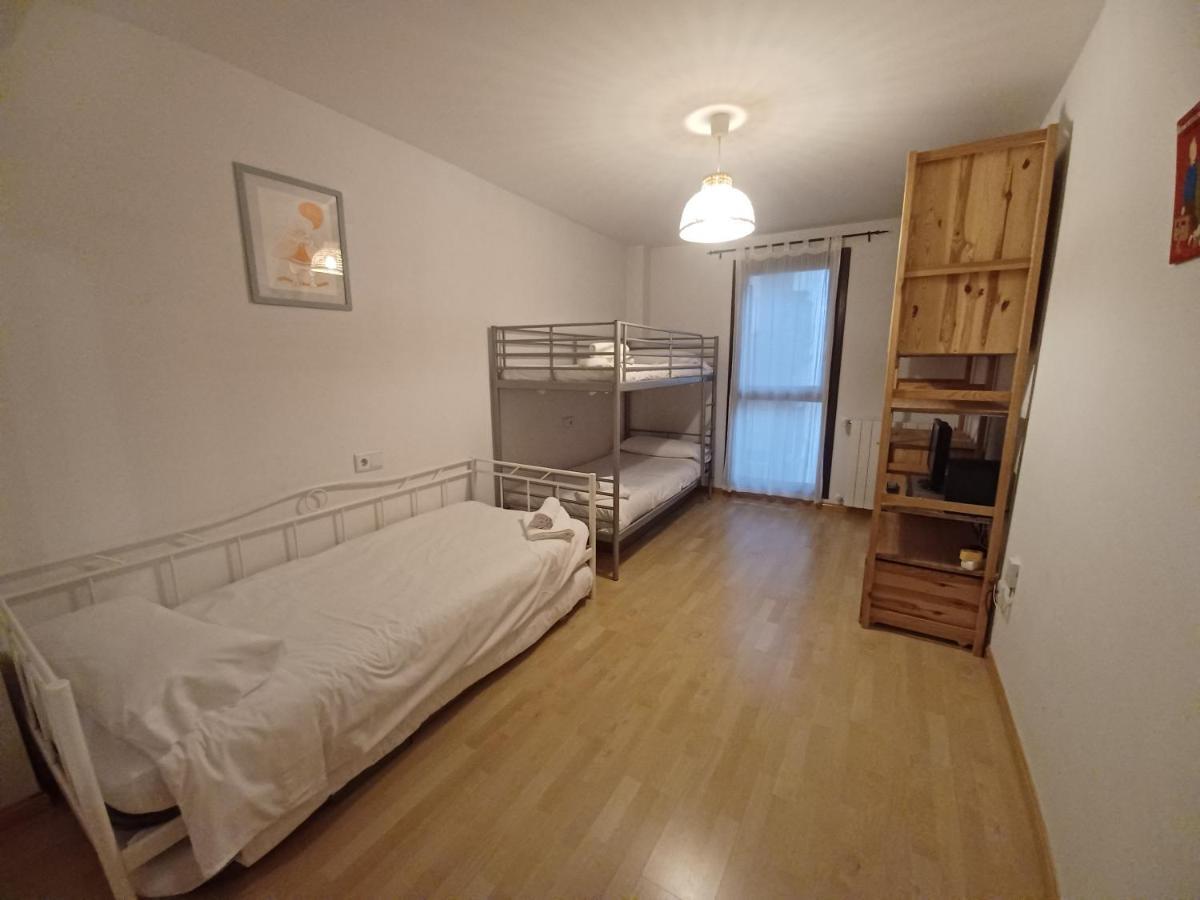 Bonito apartamento en el centro de Biescas Exterior foto